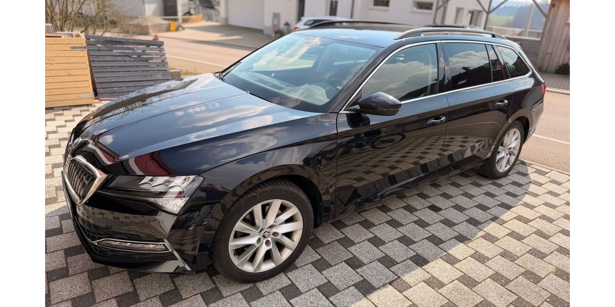 Skoda Superb 109.000 km 17.900 &euro; Reutlingen 72760