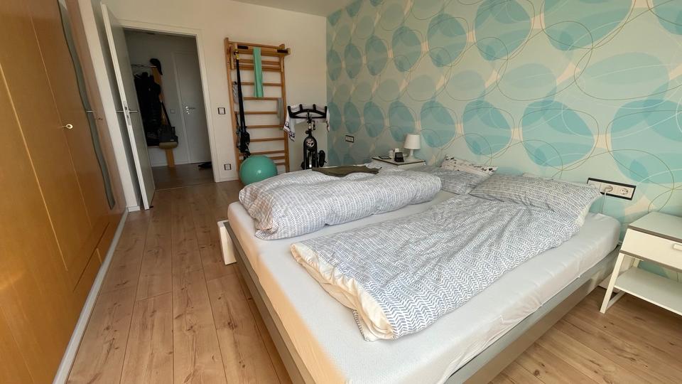Dachgeschoßwohnung Wolfschlugen - 2 Zimmer, 65 m&sup2;, 1.100&euro; | Angebot:25170897