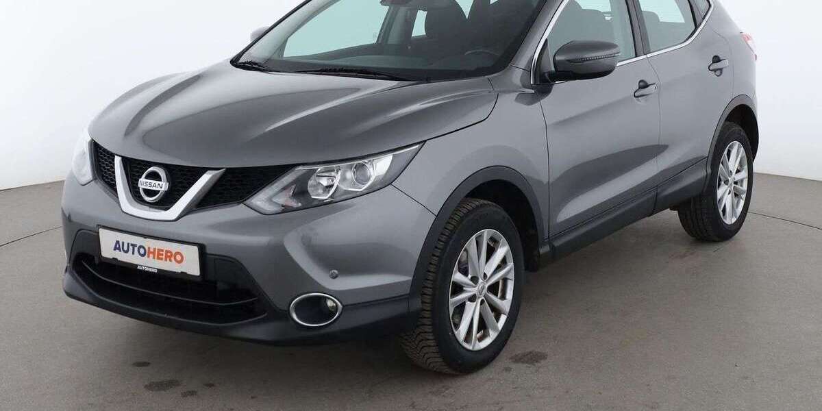 Nissan Qashqai 70.756 km 12.390 &euro; Stuttgart 70195