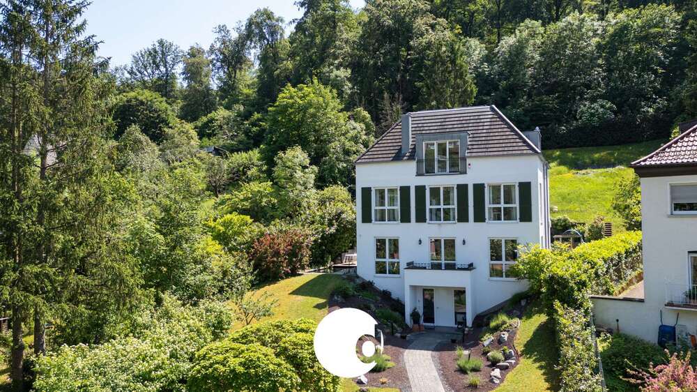 Einfamilienhaus Stuttgart Bopser - 8 Zimmer, 322 m&sup2;, 2.980.000&euro; | Angebot:26910407