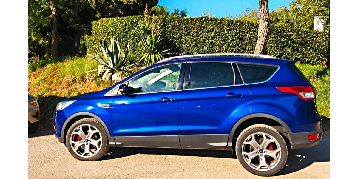 Ford Kuga 77.500 km 10.900 &euro; Stuttgart 70188