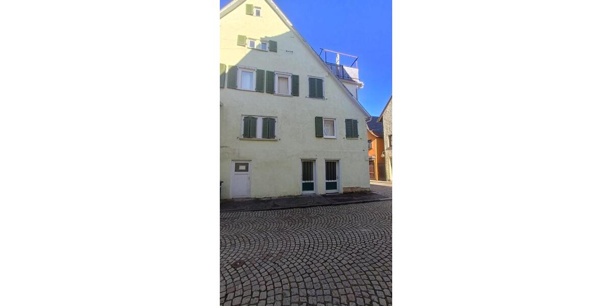 Mehrfamilienhaus, Wohnhaus Reutlingen - 6 Zimmer, 200 m&sup2;, 450.000&euro; | Angebot:25282639