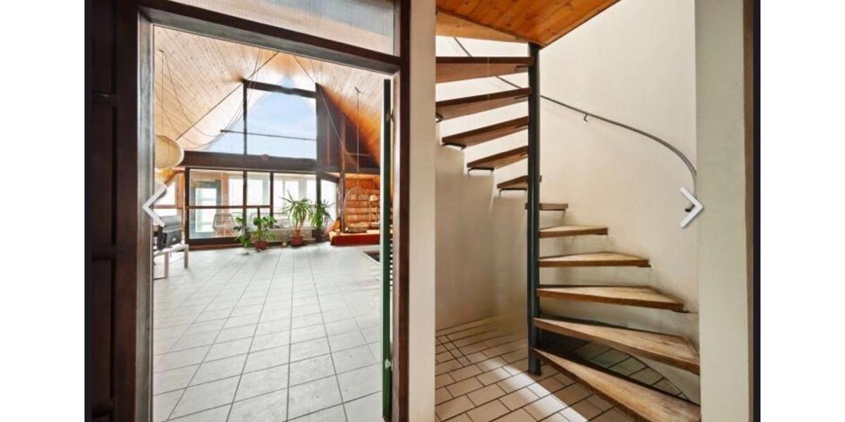 Dachgeschoßwohnung Tübingen Lustnau - 11 Zimmer, 270 m&sup2;, 725&euro; | Angebot:25334953