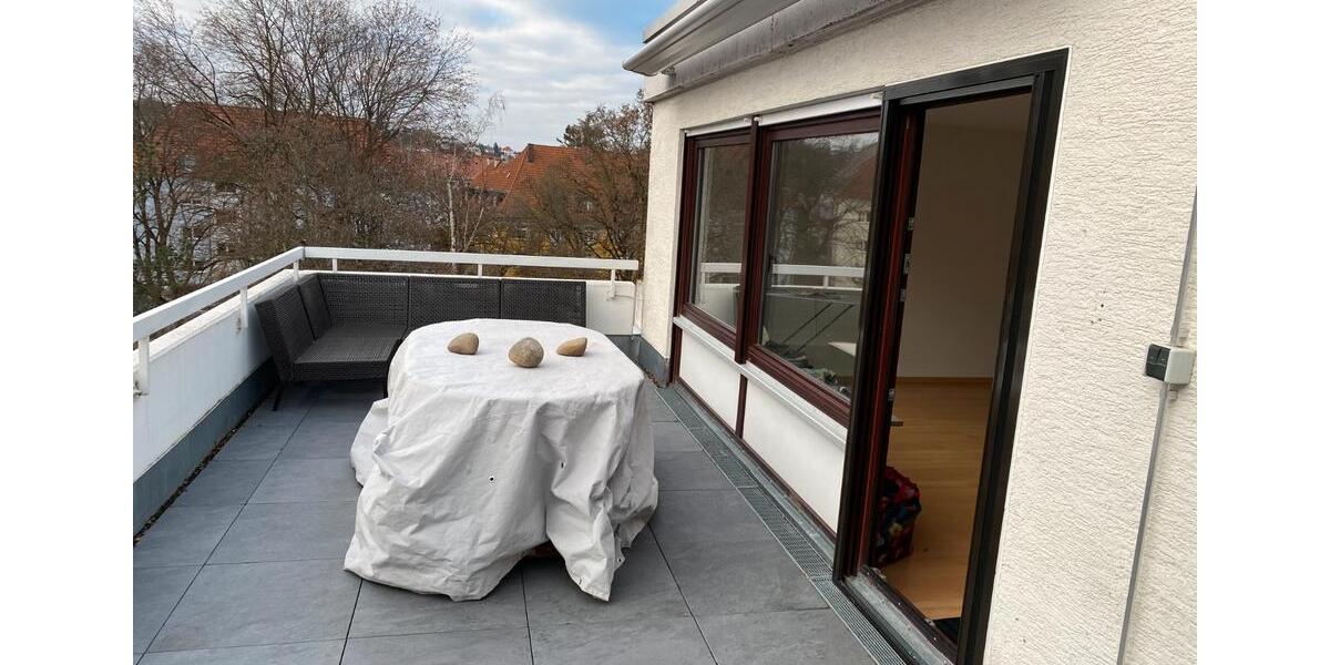 Dachgeschoßwohnung Stuttgart Stuttgart-West - 2.5 Zimmer, 66 m&sup2;, 1.060&euro; | Angebot:26001345