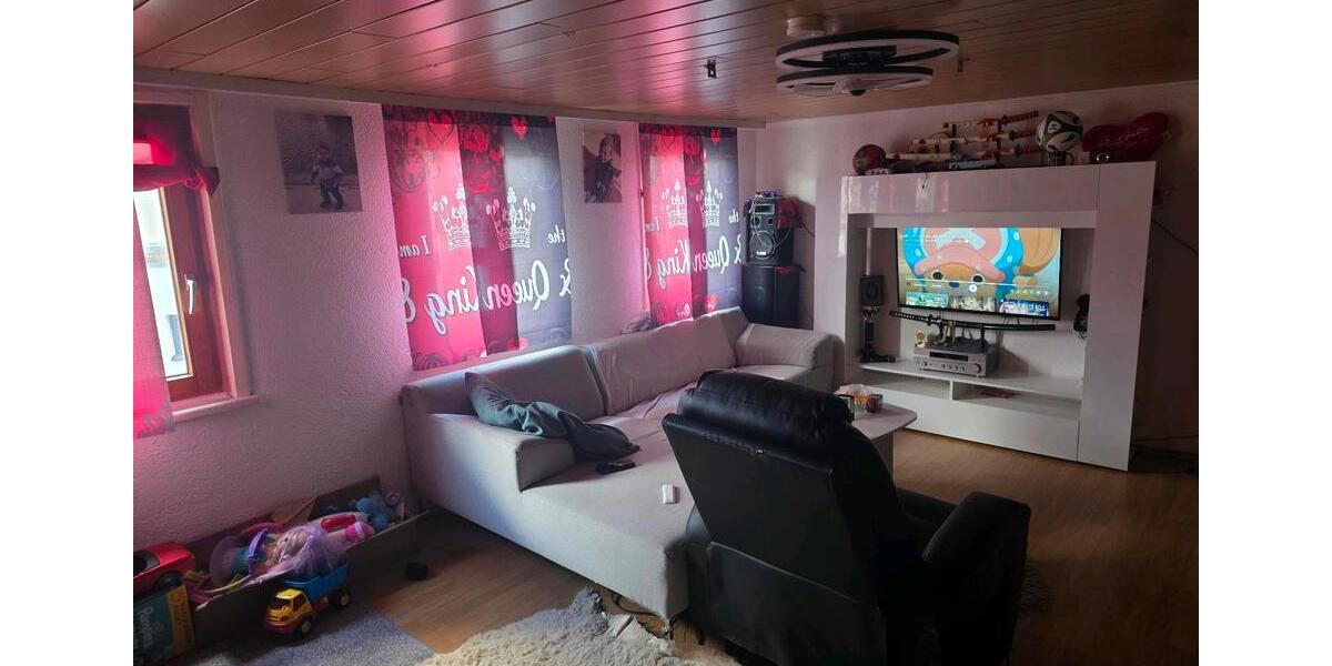 Etagenwohnung Rottenburg am Neckar - 4 Zimmer, 120 m&sup2;, 850&euro; | Angebot:25905671