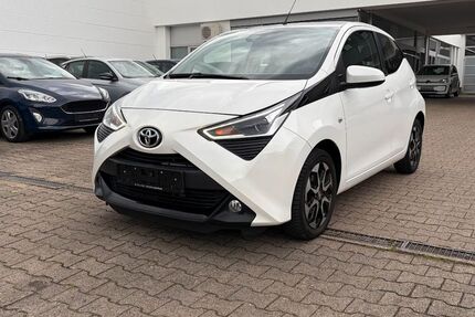 Toyota Aygo (X) 16.731 km 12.995 &euro; Stuttgart 70597