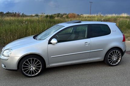 VW Golf 147.000 km 2.799 &euro; Starzach 72181