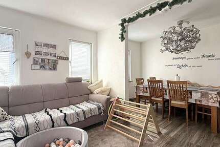 Haus Pfullingen - 5.5 Zimmer, 103 m&sup2;, 335.000&euro; | Angebot:26684639