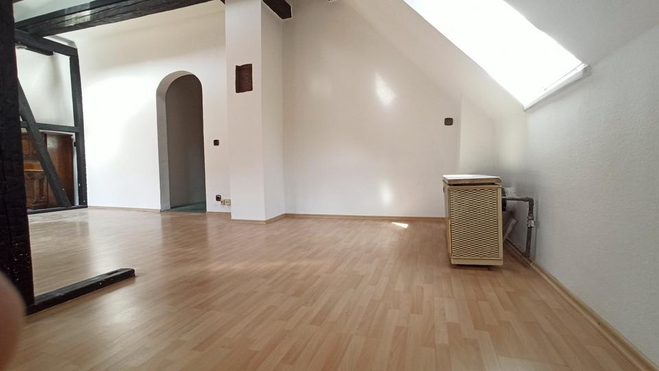 Dachgeschoßwohnung Stuttgart Stuttgart-Süd - 2.5 Zimmer, 70 m&sup2;, 259.000&euro; | Angebot:23589305