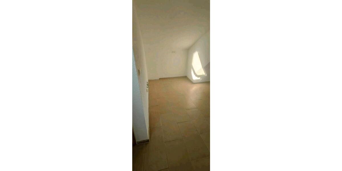 Etagenwohnung Ebhausen - 7 Zimmer, 120 m&sup2;, 1.400&euro; | Angebot:26481755