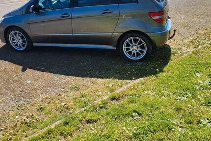 Mercedes-Benz B 180 135.571 km 4.250 &euro; Steinenbronn 71144
