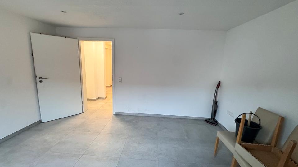 Etagenwohnung Neckartenzlingen - 2 Zimmer, 65 m&sup2;, 900&euro; | Angebot:25953934