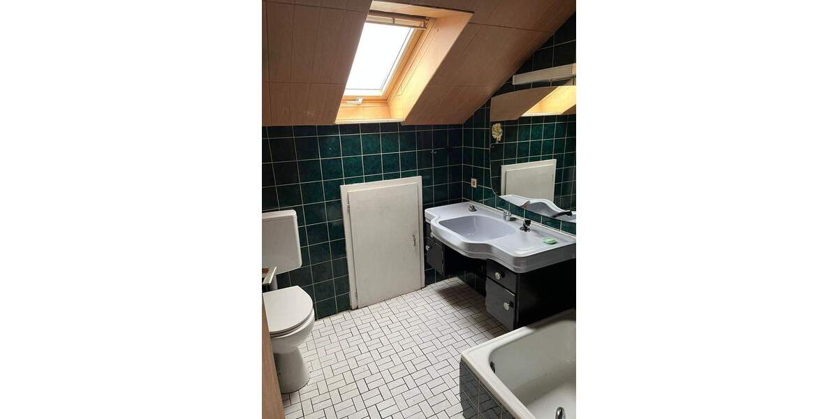 Einfamilienhaus Dettingen an der Erms - 8 Zimmer, 178 m&sup2;, 410.000&euro; | Angebot:25845877