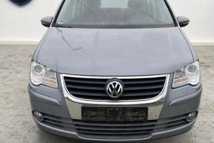 VW Touran 142.800 km 5.499 &euro; Rangendingen 72414