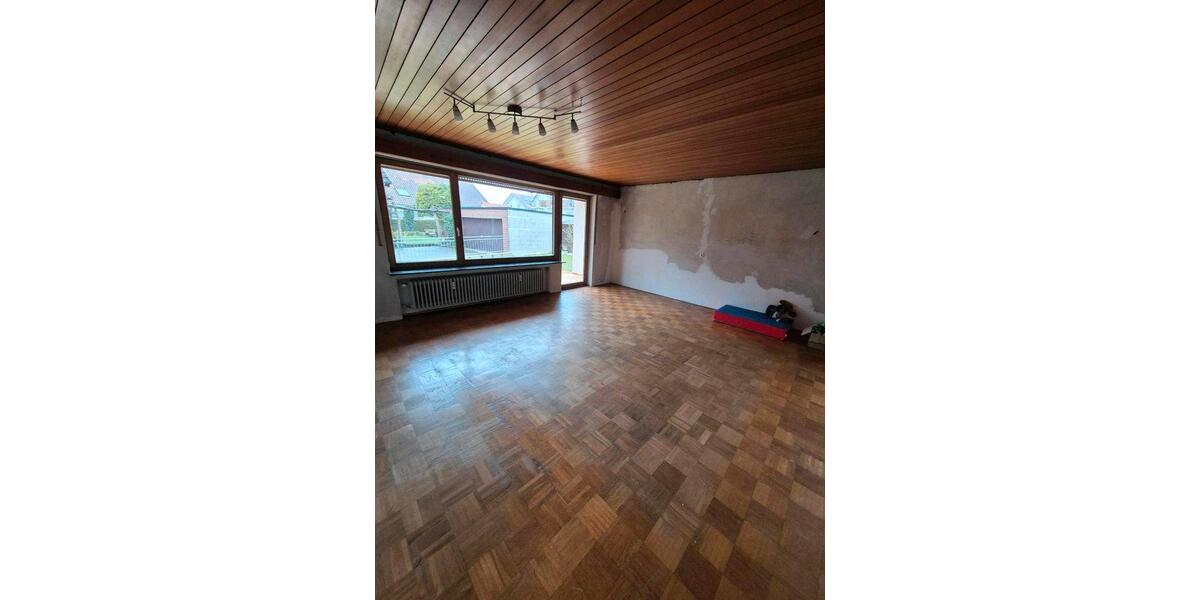 Erdgeschoßwohnung Herrenberg - 5 Zimmer, 117 m&sup2;, 1.400&euro; | Angebot:25941985