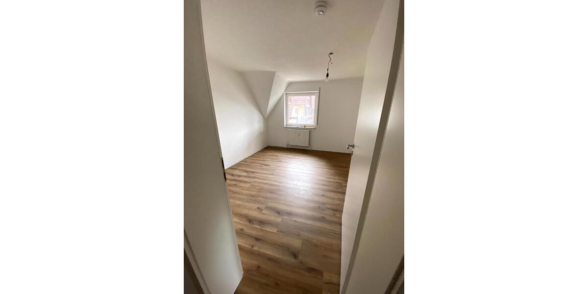 Etagenwohnung Gäufelden - 4.5 Zimmer, 85 m&sup2;, 297.000&euro; | Angebot:25420835
