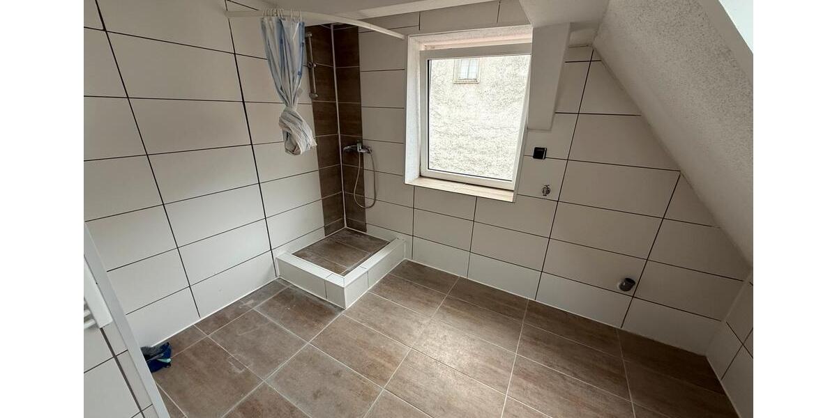 Dachgeschoßwohnung Lichtenstein - 4 Zimmer, 9 m&sup2;, 970&euro; | Angebot:26267575