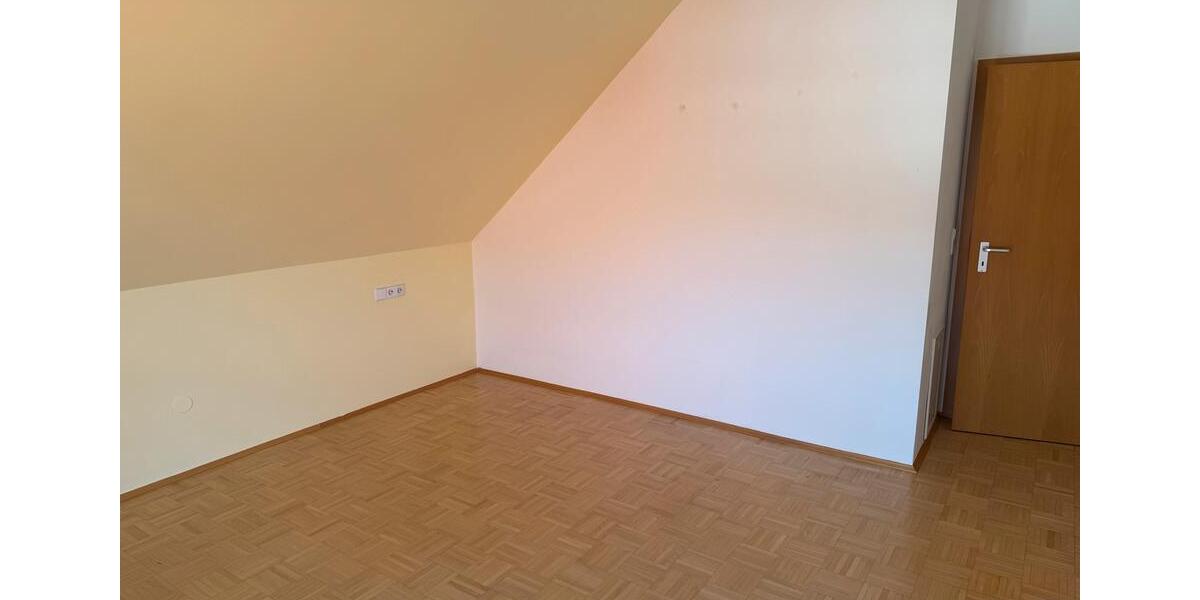Etagenwohnung Burladingen - 4.5 Zimmer, 90 m&sup2;, 1.280&euro; | Angebot:26133493