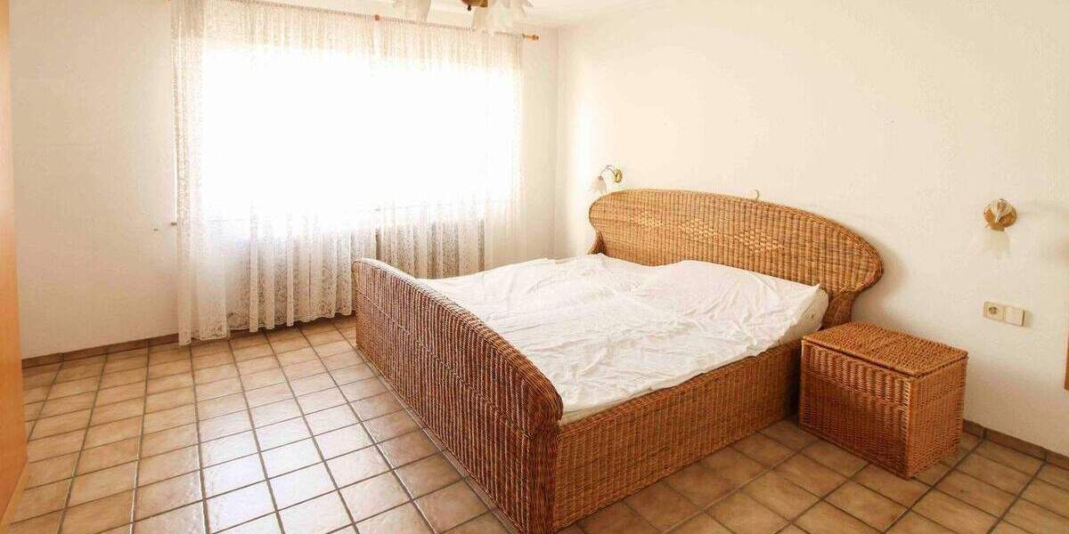 Etagenwohnung Reutlingen Innenstadt - 4 Zimmer, 129 m&sup2;, 359.000&euro; | Angebot:25740001