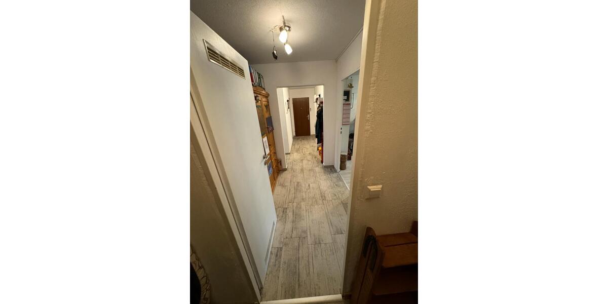 Etagenwohnung Sindelfingen Sindelfingen (Stadt) - 4 Zimmer, 90 m&sup2;, 1.350&euro; | Angebot:25307183