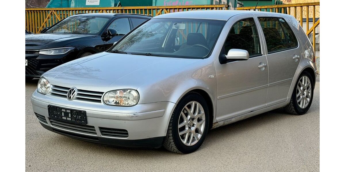 VW Golf 300.000 km 3.989 &euro; Stuttgart 70469