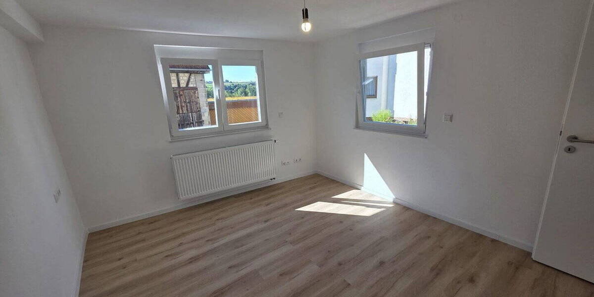 Doppelhaushälfte Nürtingen-Neckarhausen Neckarhausen - 8 Zimmer, 135 m&sup2;, 498.000&euro; | Angebot:25782132