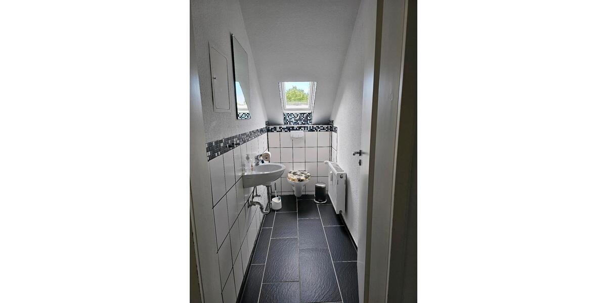 Dachgeschoßwohnung Reutlingen Orschel-Hagen - 3.5 Zimmer, 75 m&sup2;, 250.000&euro; | Angebot:27186860