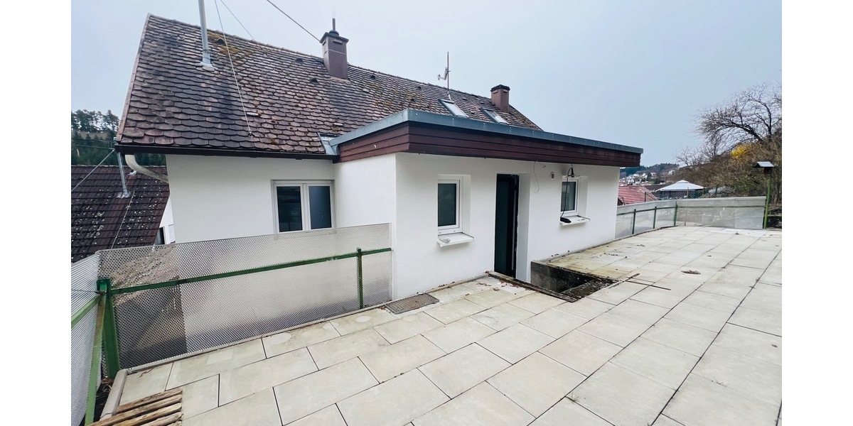 Teilsaniertes Einfamilien-Mehrgenerationenhaus mit Terrasse, Garage und zusätzlichem Waldgrundstück - Einfamilienhaus Horb am Neckar | Angebot:26019766