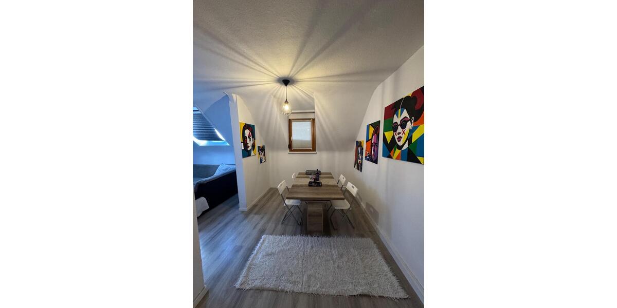 Dachgeschoßwohnung Stuttgart Stuttgart-Süd - 3.5 Zimmer, 75 m&sup2;, 1.090&euro; | Angebot:25896088