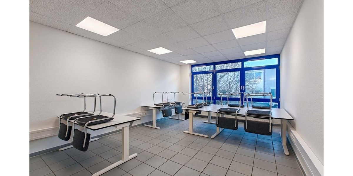 Bürofläche in Pliezhausen mit 4 Einzelbüros und 8 PKW Stellplätzen auch einzeln anmietbar - Gewerbeobjekt Pliezhausen | Angebot:24690928