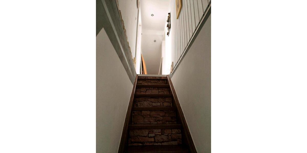 Einfamilienhaus Bad Urach - 6 Zimmer, 180 m&sup2;, 359.000&euro; | Angebot:25398135