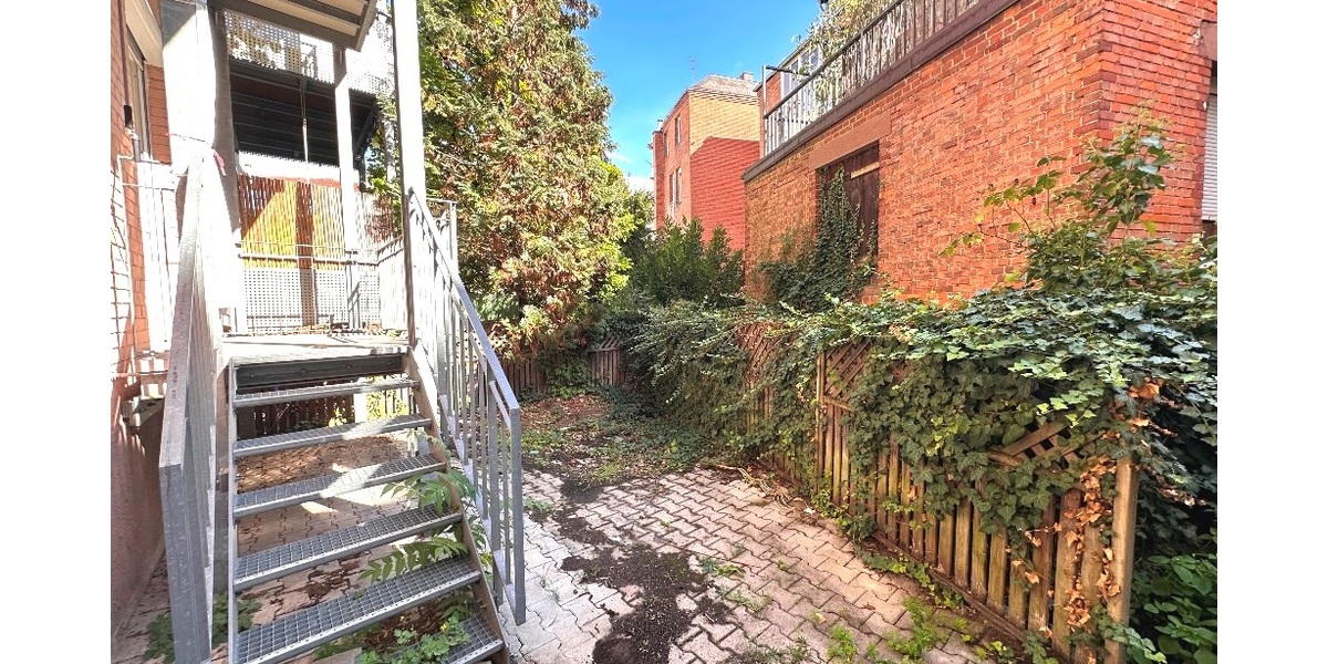 Gepflegte 3-Zi.-Altbauwohnung mit Balkon und großer Terrasse in Stuttgart-West - Erdgeschoßwohnung Stuttgart Stuttgart-West (Stadtbezirk) | Angebot:27505240