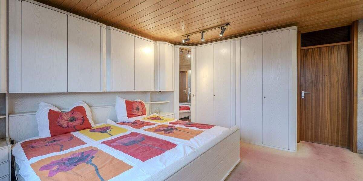 Einfamilienhaus Nürtingen - 7 Zimmer, 282 m&sup2;, 949.000&euro; | Angebot:25732743