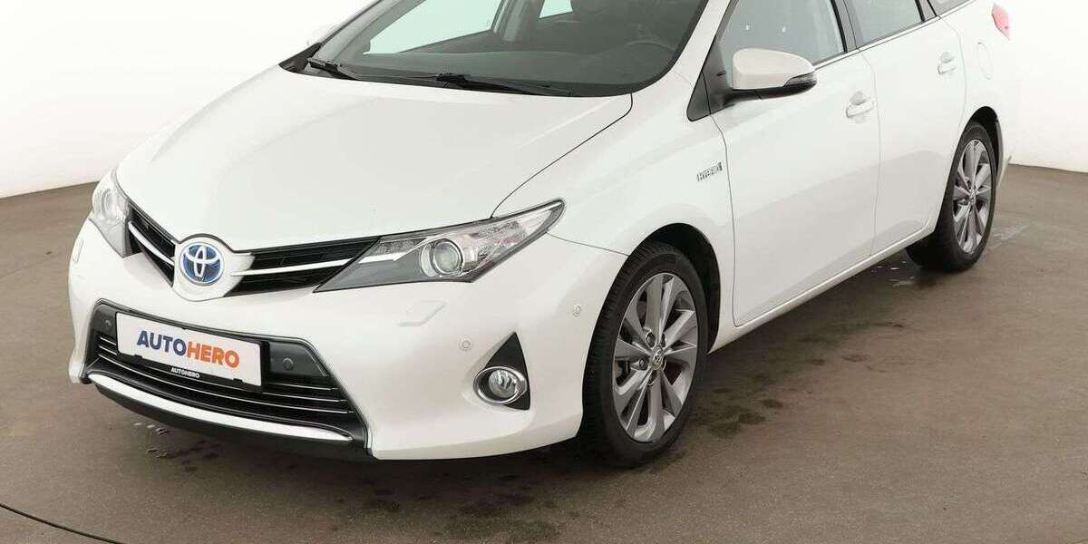 Toyota Auris 87.044 km 14.440 &euro; Stuttgart 70195