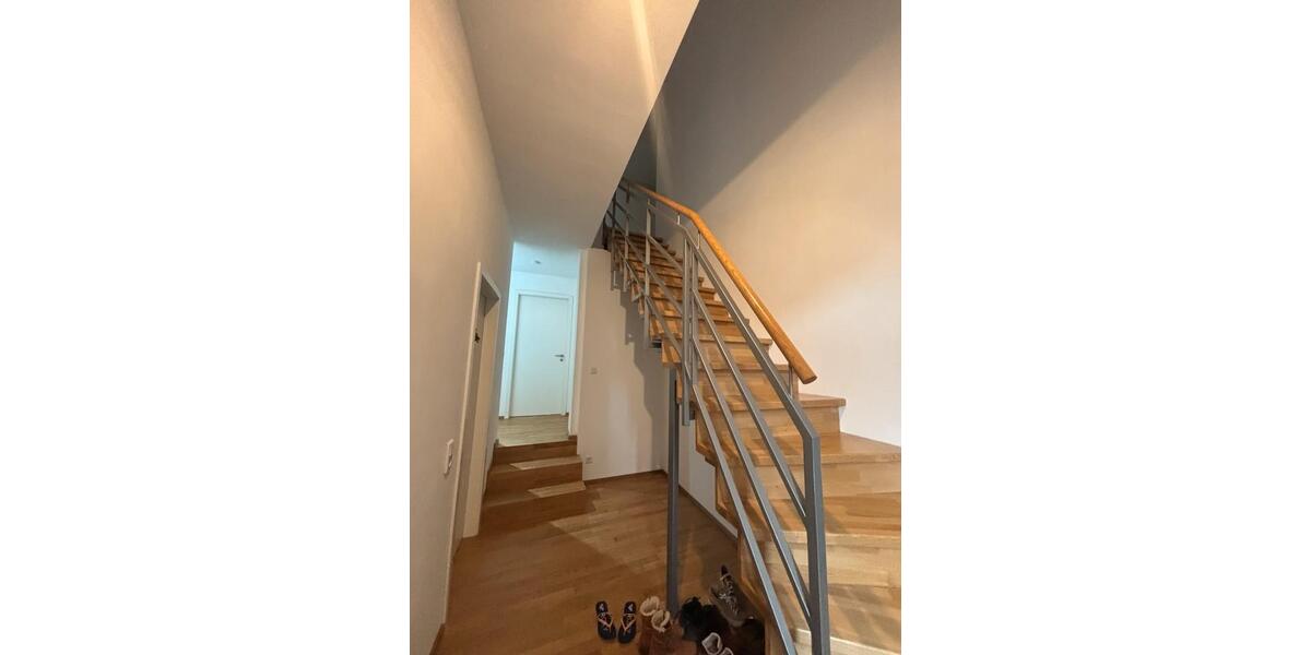 Etagenwohnung Tübingen Derendingen - 5 Zimmer, 140 m&sup2;, 571&euro; | Angebot:25047385