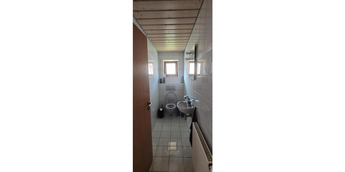 Etagenwohnung Rottenburg am Neckar - 5.5 Zimmer, 160 m&sup2;, 1.600&euro; | Angebot:25920938