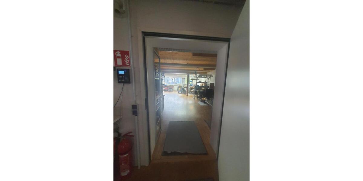 Provisionsfrei* Moderne Gewerbeimmobilie mit Büro, Wohnung und Halle - KfW 70, Solaranlage, hochwertige Ausstattung - Gewerbeobjekt Altdorf | Angebot:23812378