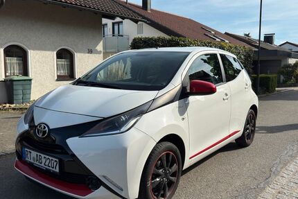 Toyota Aygo (X) 89.917 km 7.199 &euro; Pfullingen 72793