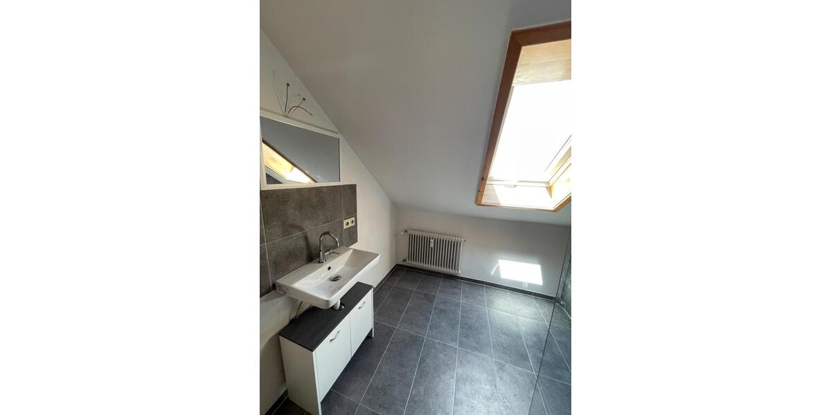 Dachgeschoßwohnung Bondorf - 3 Zimmer, 75 m&sup2;, 1.300&euro; | Angebot:25977732