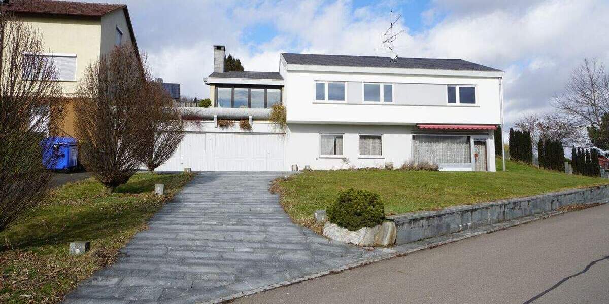 Einfamilienhaus Pliezhausen - 7 Zimmer, 196 m&sup2;, 690.000&euro; | Angebot:25697066