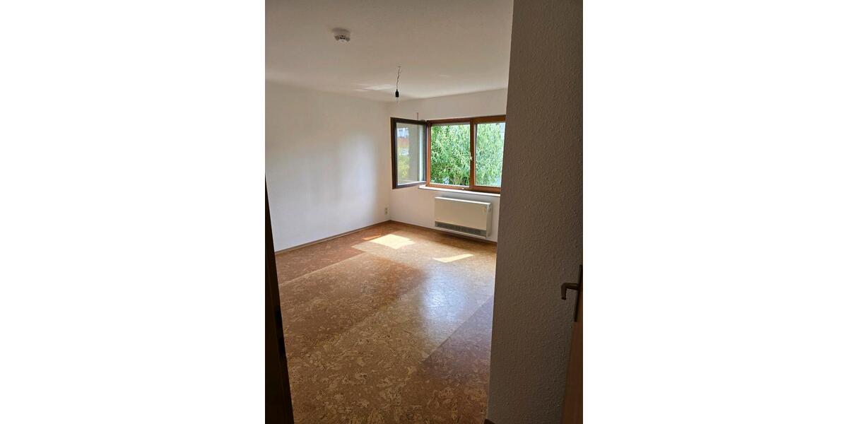 Etagenwohnung Sonnenbühl - 3.5 Zimmer, 86 m&sup2;, 1.100&euro; | Angebot:25636995