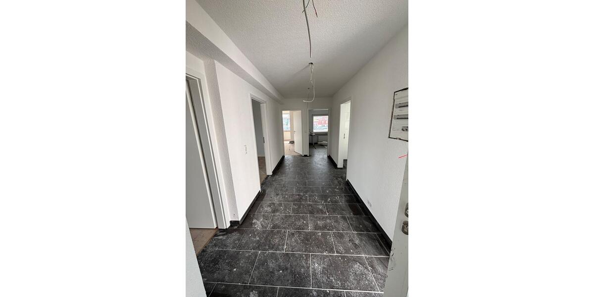 Etagenwohnung Neckartenzlingen - 3 Zimmer, 109 m&sup2;, 1.400&euro; | Angebot:26607093