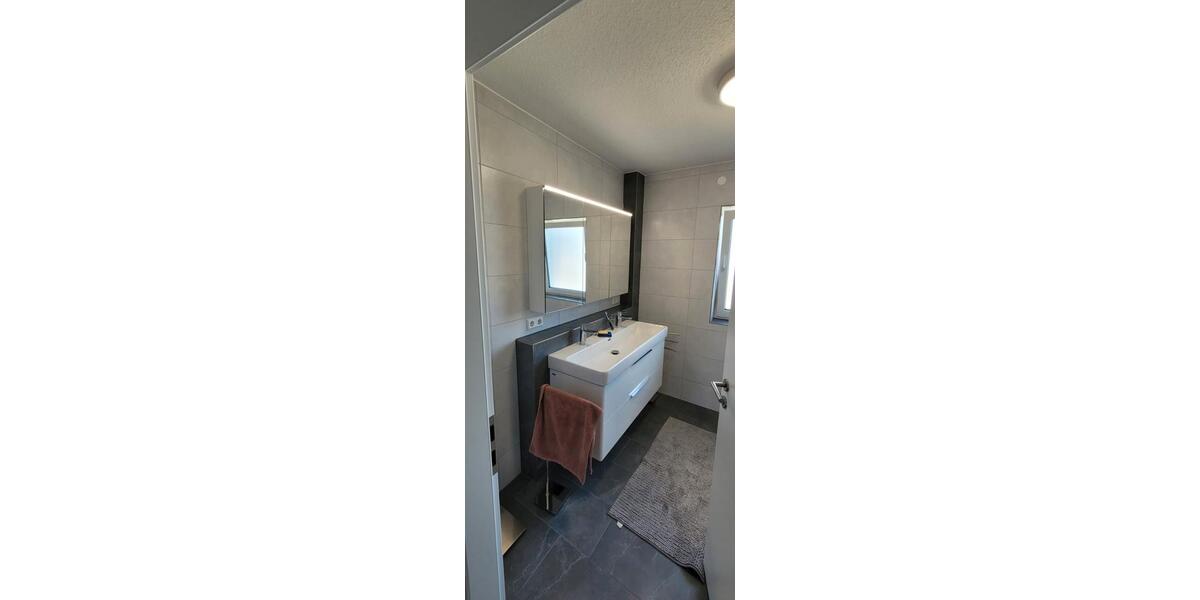 Etagenwohnung Gärtringen - 5 Zimmer, 100 m&sup2;, 1.800&euro; | Angebot:27547188