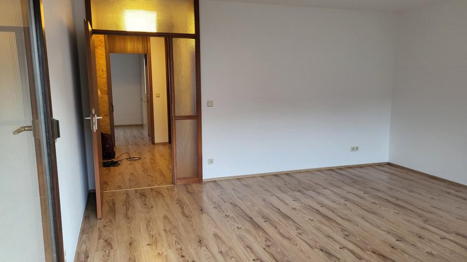 Etagenwohnung Sindelfingen - 3.5 Zimmer, 80 m&sup2;, 379.000&euro; | Angebot:26957491
