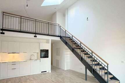 Wohnung Stuttgart - 2 Zimmer, 74 m&sup2;, 1.620&euro; | Angebot:25781747