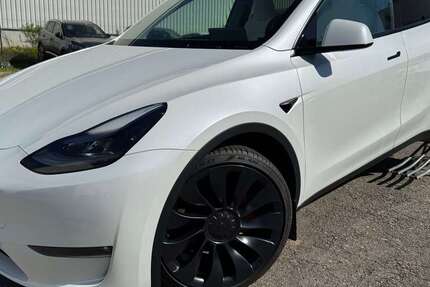 Tesla Model Y 28.195 km 42.500 &euro; Holzgerlingen 71088