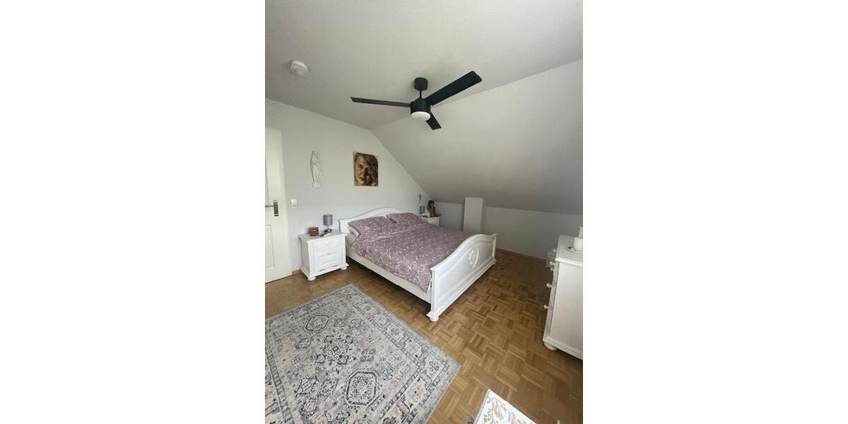 Dachgeschoßwohnung Renningen - 3.5 Zimmer, 75 m&sup2;, 375.000&euro; | Angebot:25644989