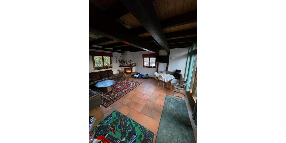 Etagenwohnung Althengstett - 7 Zimmer, 200 m&sup2;, 1.750&euro; | Angebot:25965657