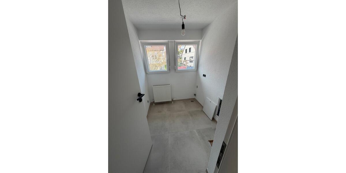 Dachgeschoßwohnung Aidlingen - 3.5 Zimmer, 85 m&sup2;, 1.300&euro; | Angebot:25547177