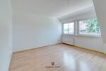 Einfamilienhaus Nürtingen - 7 Zimmer, 175 m&sup2;, 2.500&euro; | Angebot:26646125